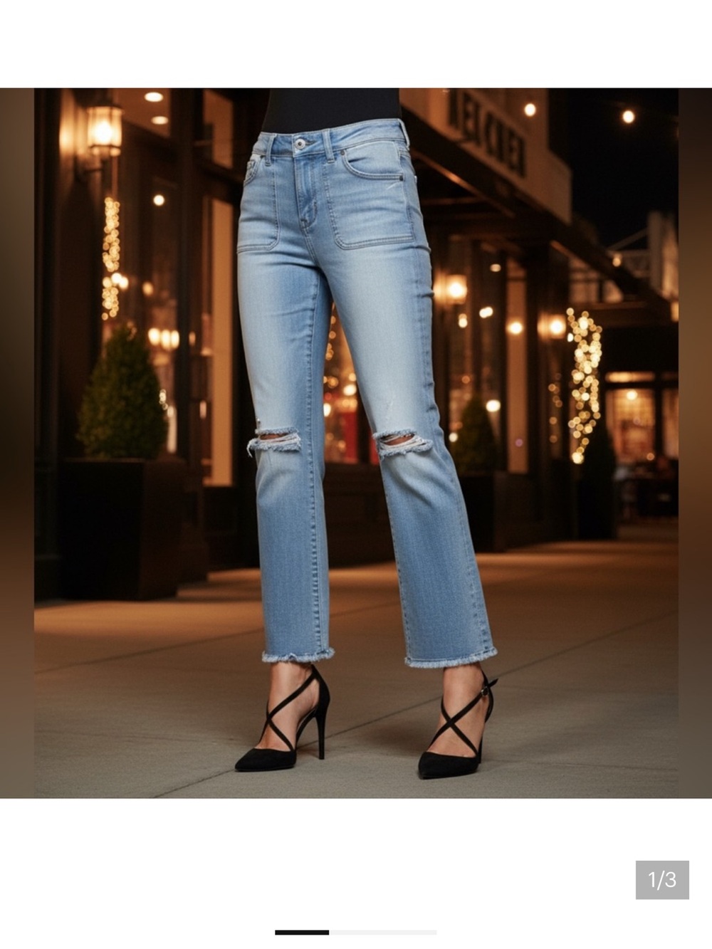 American Eagle Size 4 Light Wash Distressed Cropped Straight Leg Jeans